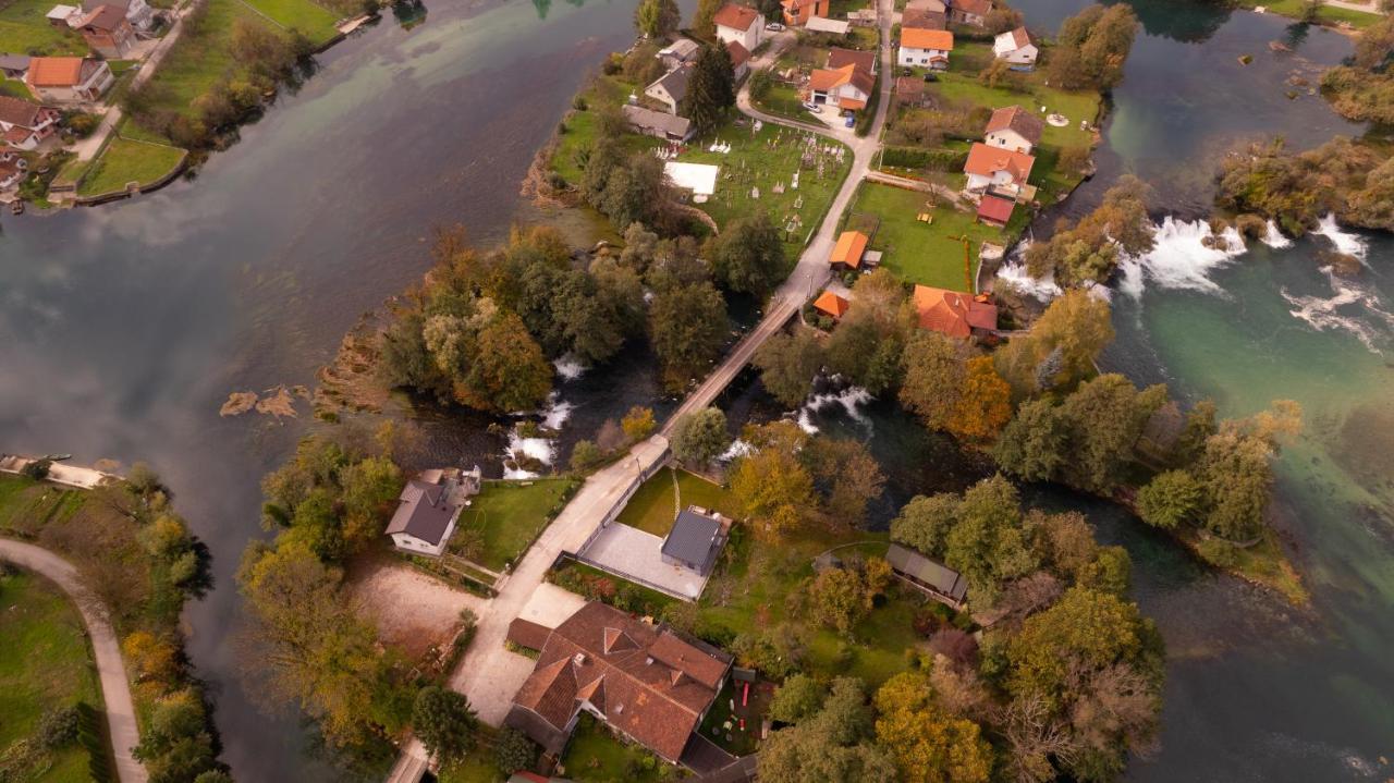 Waterfall Glamping Cabin Villa Bihać Exterior foto